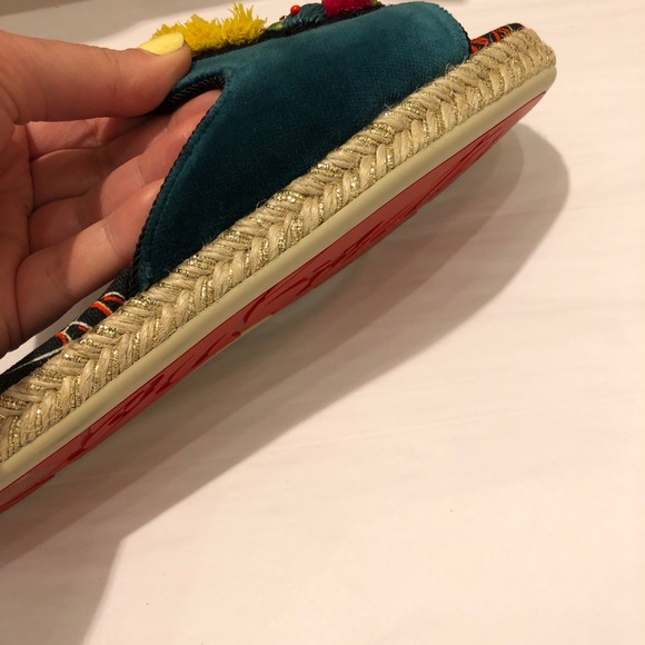 Christian Louboutin Peacock Pacha Raffia Flat - Picture 6 of 8